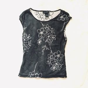 “The Limited” petite size S, short sleeved shirt.